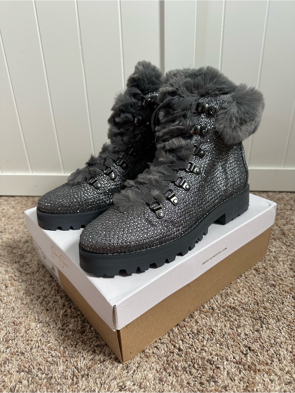Jessica Simpson Norina Women’s Size 10 Pewter Rhinestone Faux Fur Boots NIB